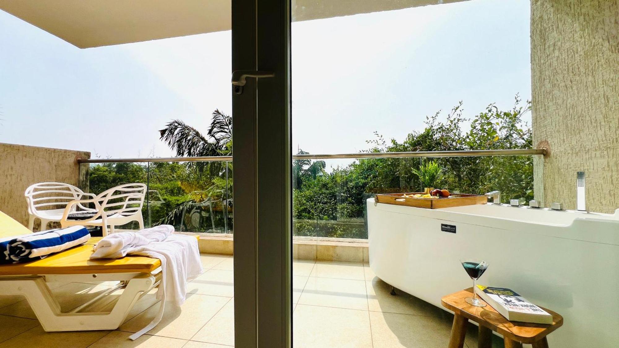 Bluo Amani Vagator - Boutique Hotel Goa Анжуна Екстер'єр фото